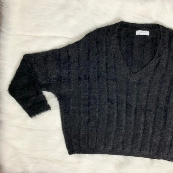 Oak and Fort Fuzzy Sweater V-neck Brushed Knit Black pullover fluffy Size XS - Picture 10 of 16
